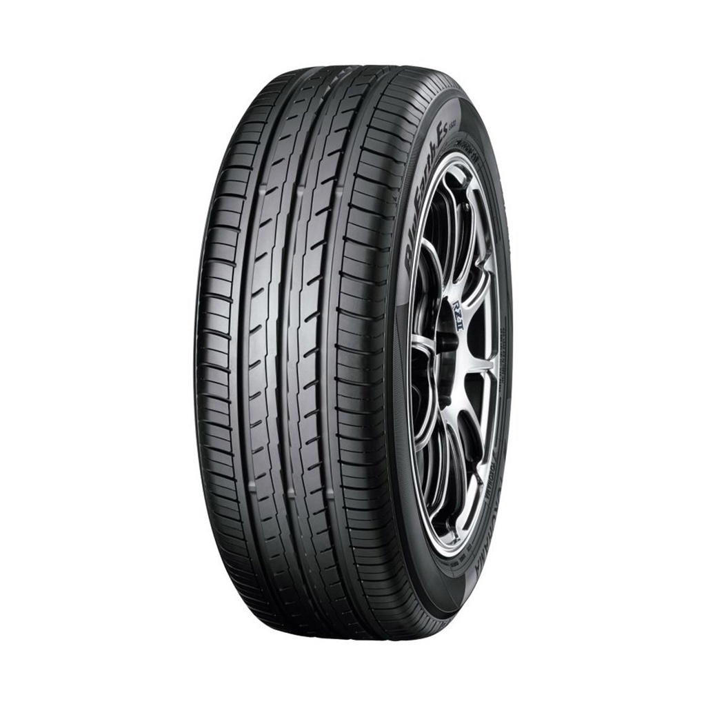 LLANTA 205/60 R15 YOKOHAMA ES32